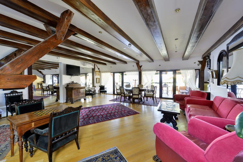 Kronhaus Brasov Ngoại thất bức ảnh
