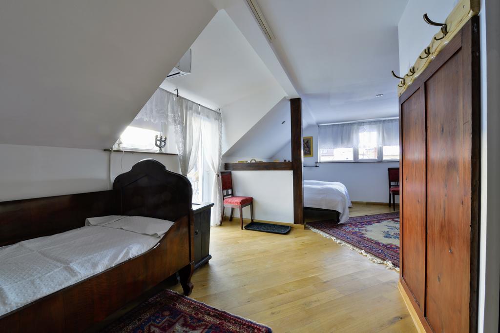 Kronhaus Brasov Ngoại thất bức ảnh