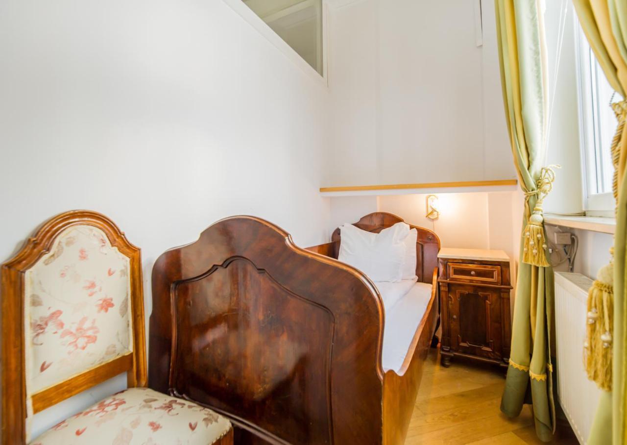 Kronhaus Brasov Ngoại thất bức ảnh