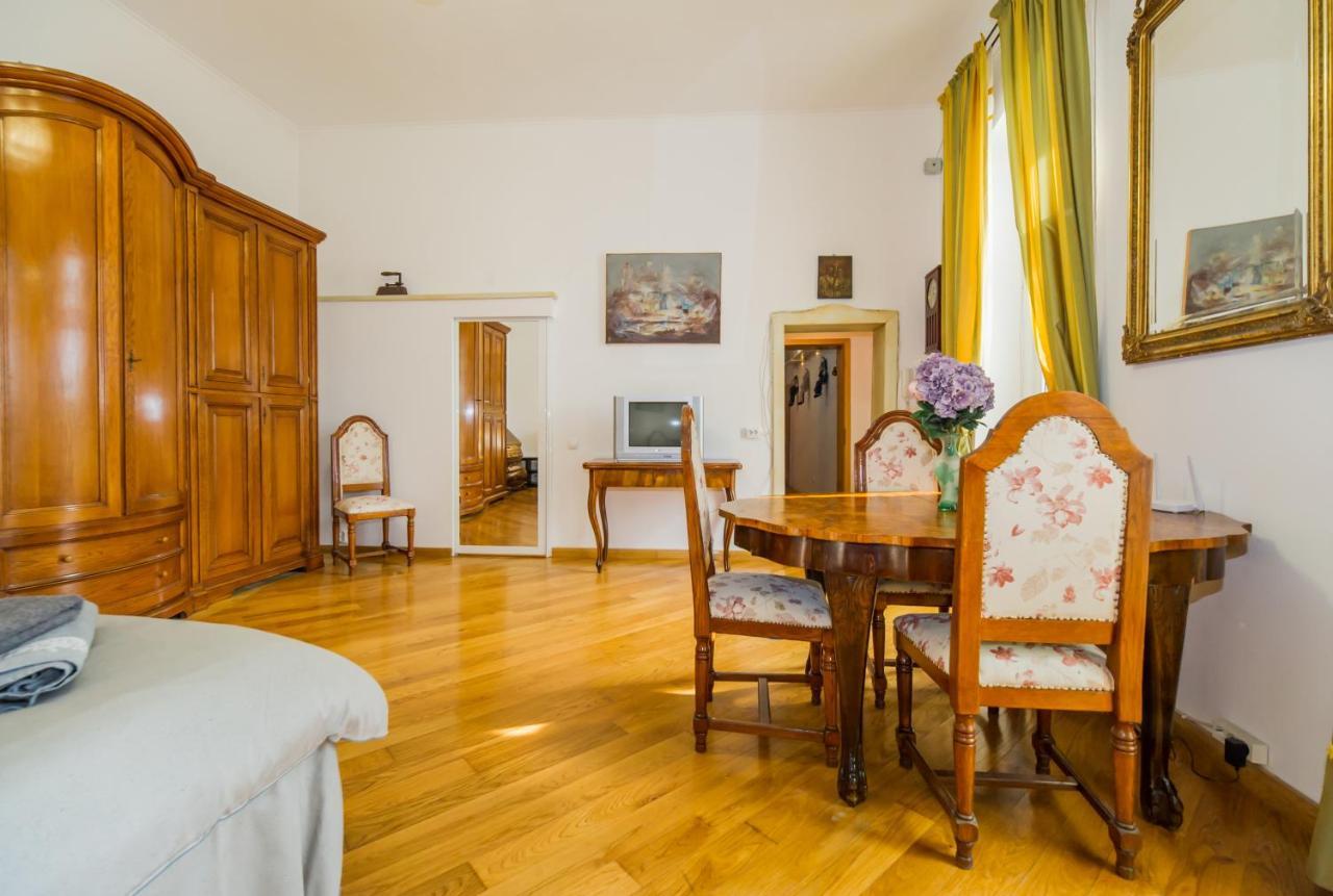 Kronhaus Brasov Ngoại thất bức ảnh